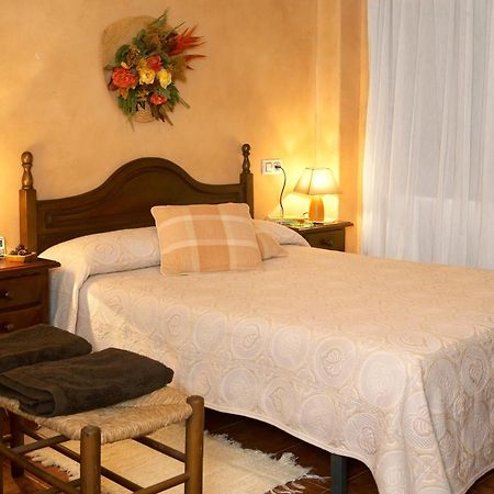 Turisme Rural Ca L,Anguila Guest House Peratallada Bagian luar foto