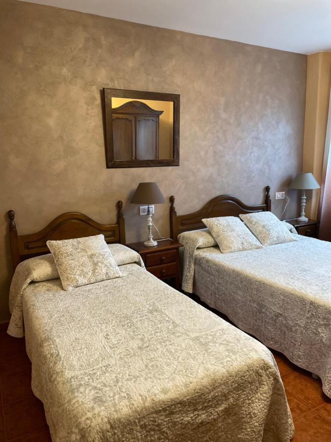 Turisme Rural Ca L,Anguila Guest House Peratallada Bagian luar foto