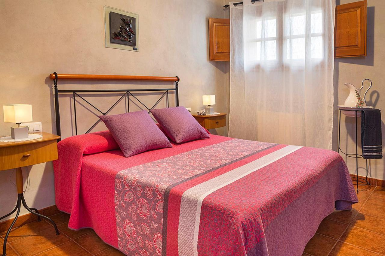 Turisme Rural Ca L,Anguila Guest House Peratallada Bagian luar foto