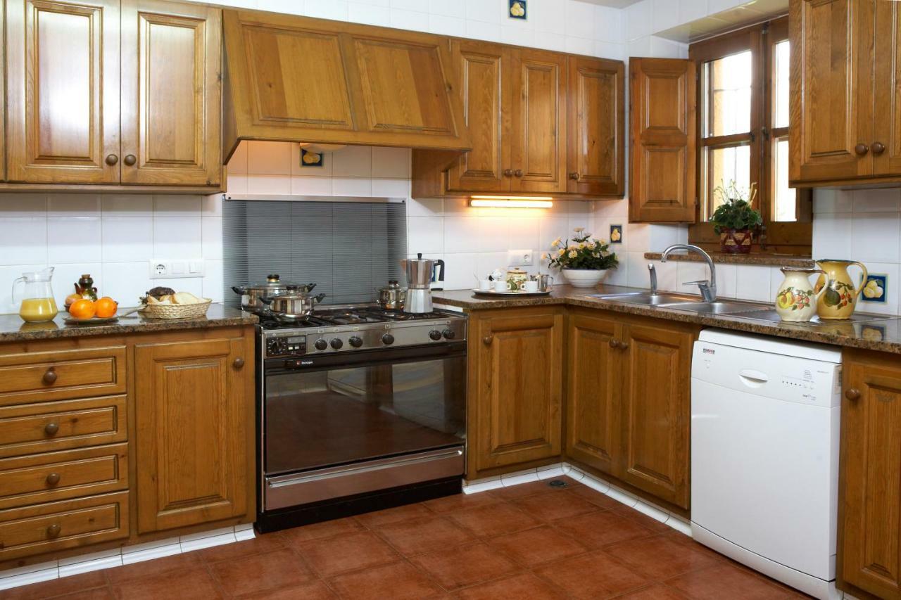 Turisme Rural Ca L,Anguila Guest House Peratallada Bagian luar foto