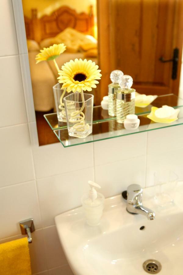 Turisme Rural Ca L,Anguila Guest House Peratallada Bagian luar foto