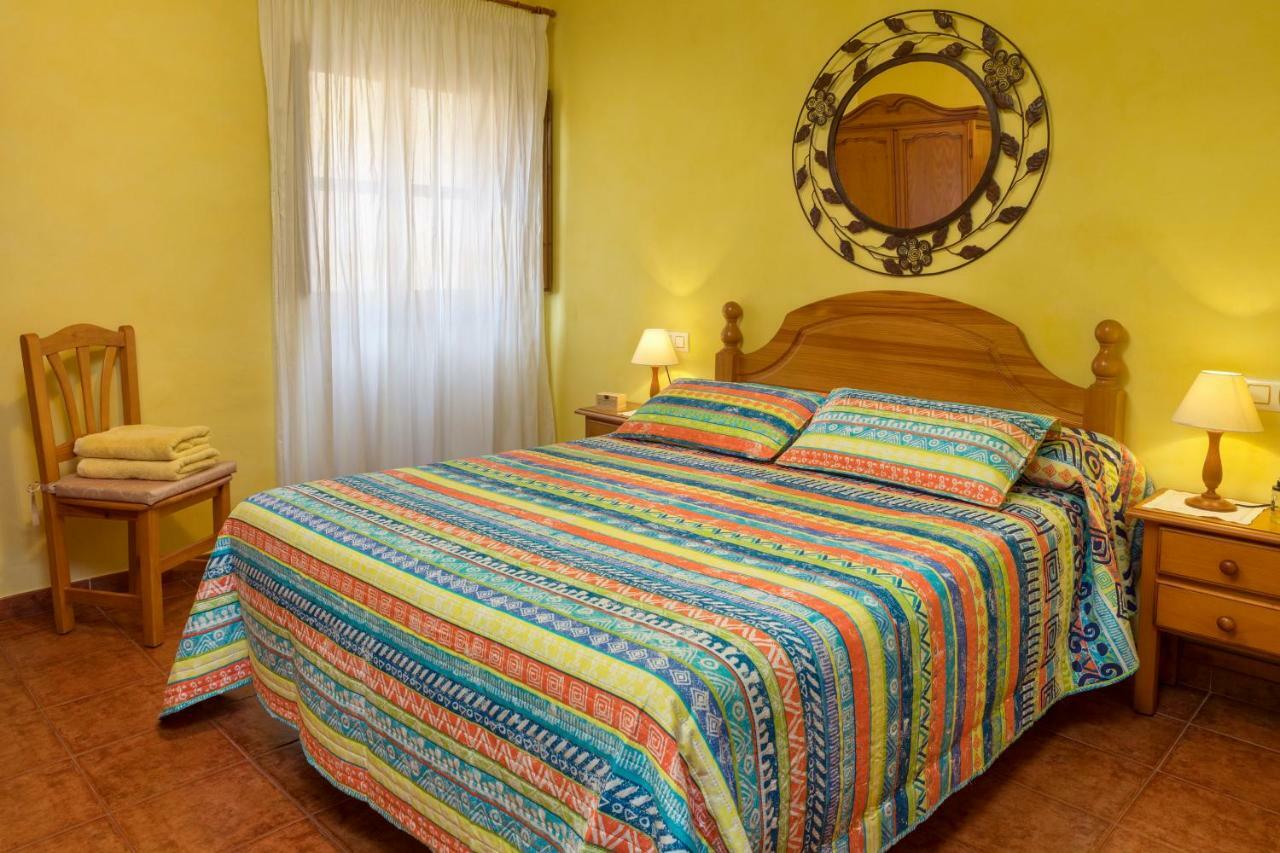 Turisme Rural Ca L,Anguila Guest House Peratallada Bagian luar foto