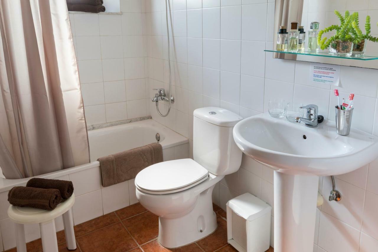 Turisme Rural Ca L,Anguila Guest House Peratallada Bagian luar foto